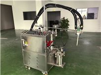 <b>機械手微量灌膠機,智能化一站式服務商</b>