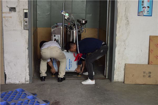汽車傳感器灌膠機